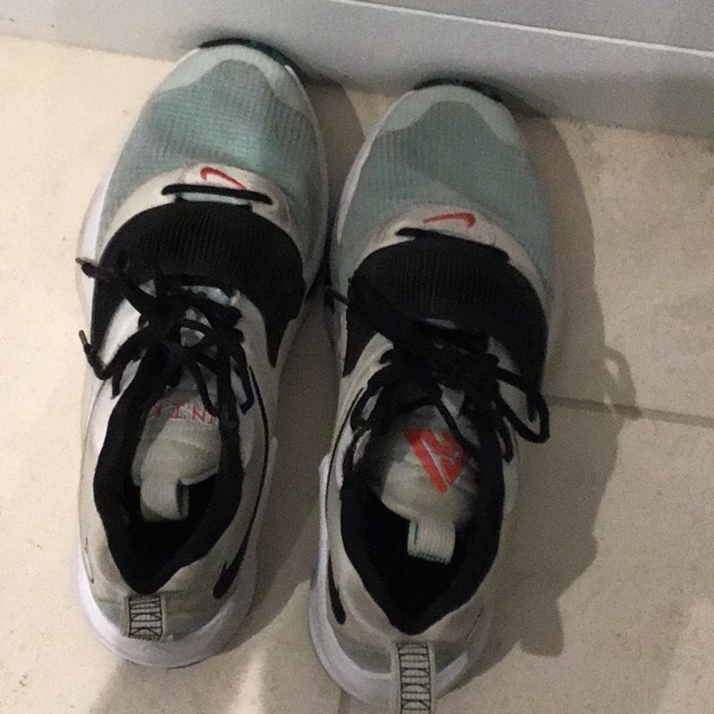 Giannis Nike zoom freak 3, pretty good condition. - Picture 3 of 4